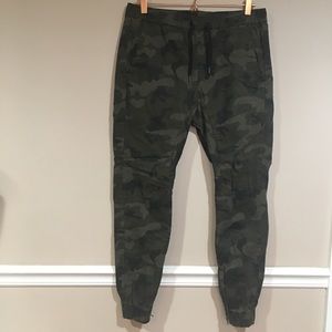 Bullhead Skinny Army Camo Men’s Pants Medium